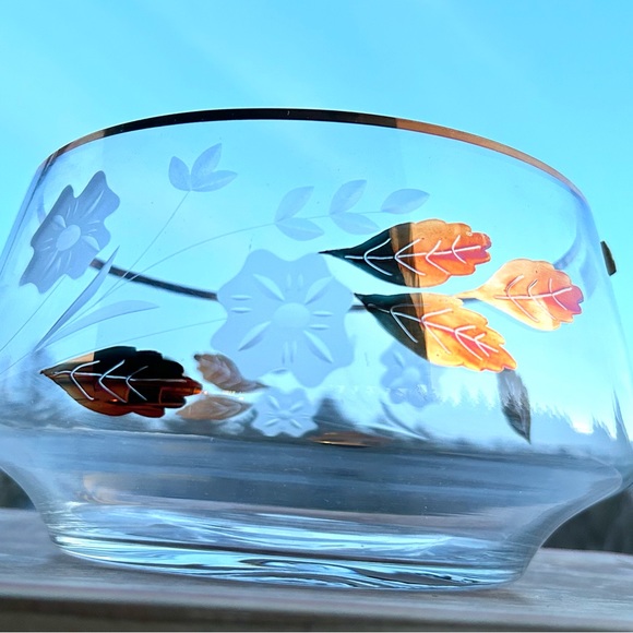 Vintage HAND BLOWN TUSCANY GLASS BOWL WITH GOLD TRIM & FLOWERS - Picture 5 of 6